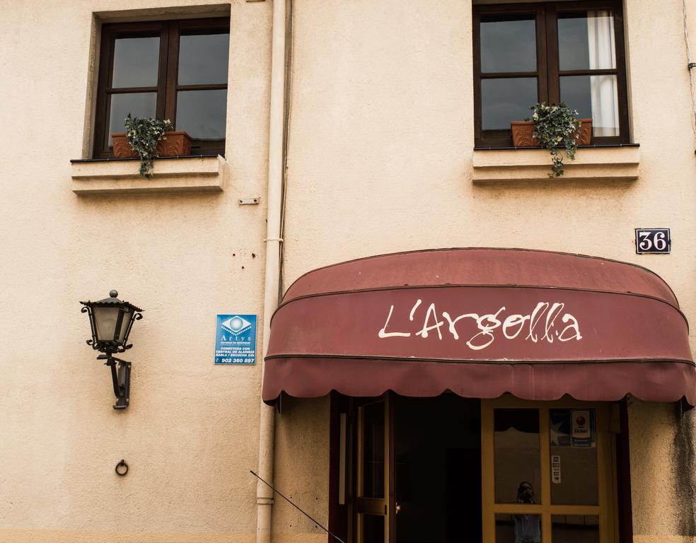 L'Argolla Hotel-Pizzeria Санта-Колома-де-Фарн Экстерьер фото